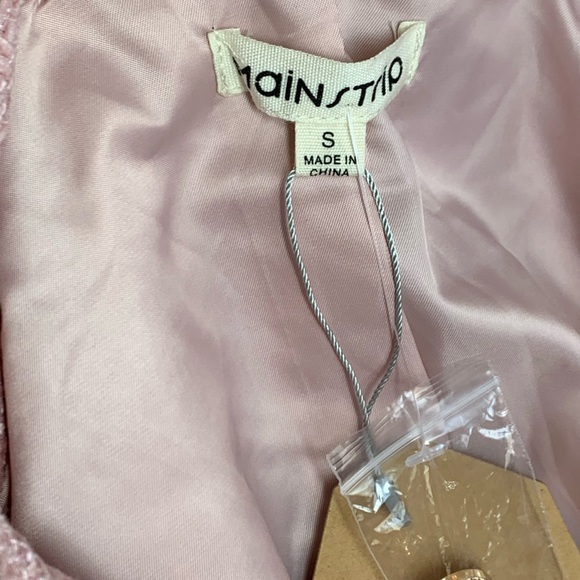 Main Strip Suit Jacket & matching Shorts set from Walker Rose Boutique —Medium - Picture 7 of 10